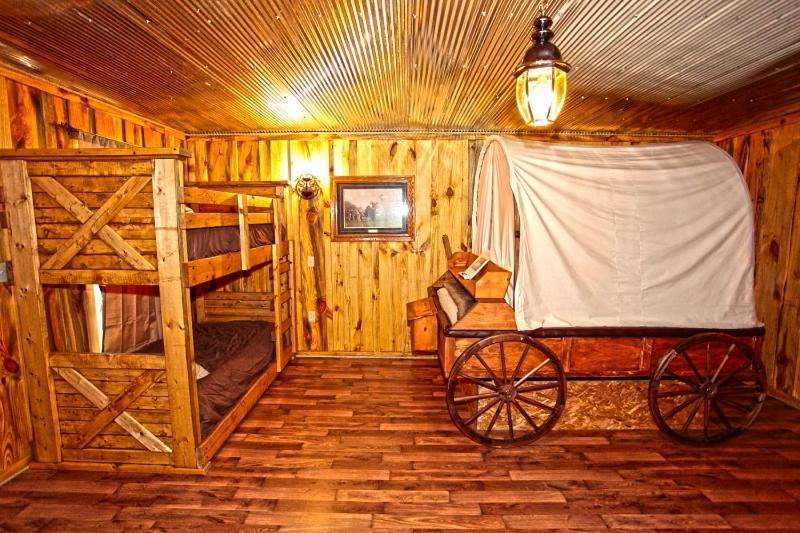 Diamonds Old West Hotel เมอร์ฟรีสโบโร ภายนอก รูปภาพ