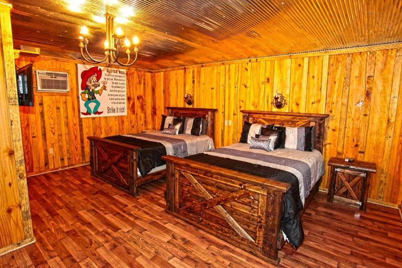 Diamonds Old West Hotel เมอร์ฟรีสโบโร ภายนอก รูปภาพ