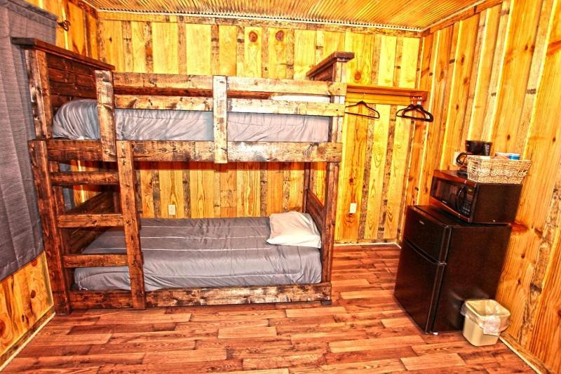 Diamonds Old West Hotel เมอร์ฟรีสโบโร ภายนอก รูปภาพ